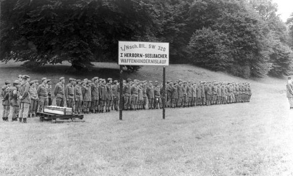 1985: Wettbewerb der 1. Kp: Herborn-Seelbacher Waffenhindernislauf