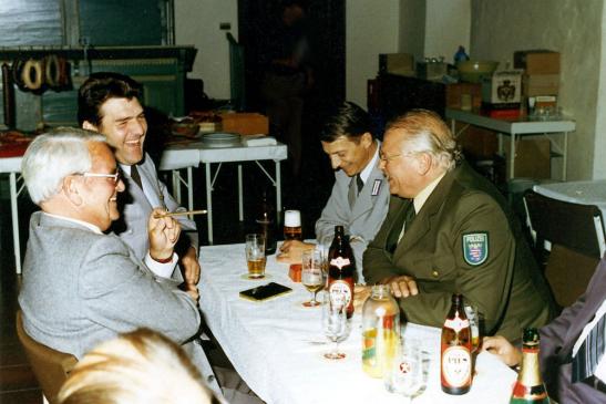 01.10.1980: Gesellige Runde mit Ernst Lehr, OTL Busch, Major Overbeck und Rudolf Peter.