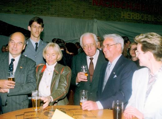 Links im Bild BrigGen a.D. Vollmer, in der Mitte Landrat a.D. Dr. Rehrmann
