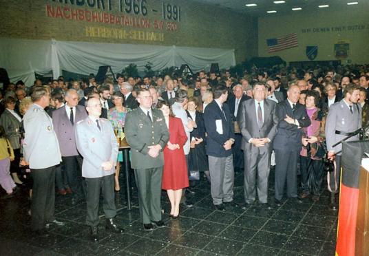 Empfang zum 25-ju00e4hrigen Jubilu00e4um. Blick in den festlich geschmu00fcckten Mannschaftsspeisesaal