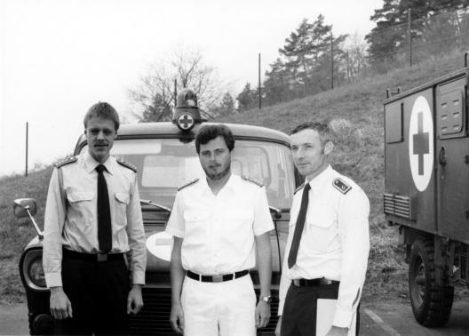 Ca. 1982: Die Stabsärzte Specks und Kroh mit SanGrpFhr OFw Rink