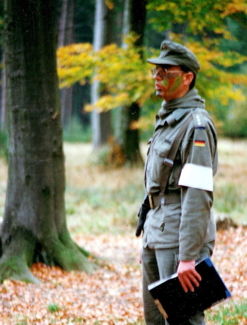 ca. 1990: Hptm Breme, KpChef der 2. Kp, als Leitender auf dem TrÜbPl Schwarzenborn
