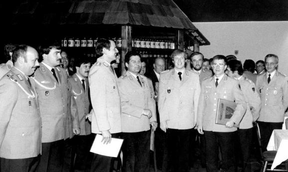 Ca. 1983: 10 Jahre Patenschaft NschBtlSw 320 mit der Reservistenkameradschaft Dillenburg