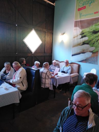 Mittagessen auf dem Spargelhof (1)