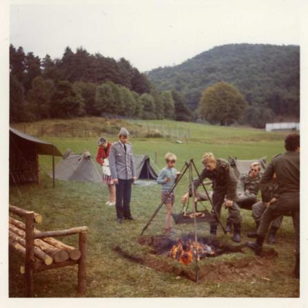 Tag der offenen Tür 1972: Grillen der 2. Kompanie.