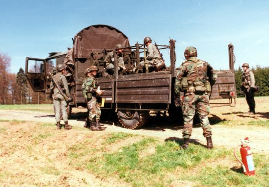 Vorbereiten eines LKw 5t zum Umschlag von SdMun (Üb)