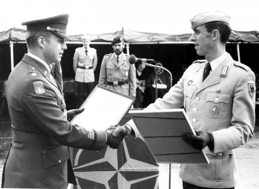 27.11.1978: NschBtlSw 320 und 557th US Artillerie Group begru00fcnden Patenschaft