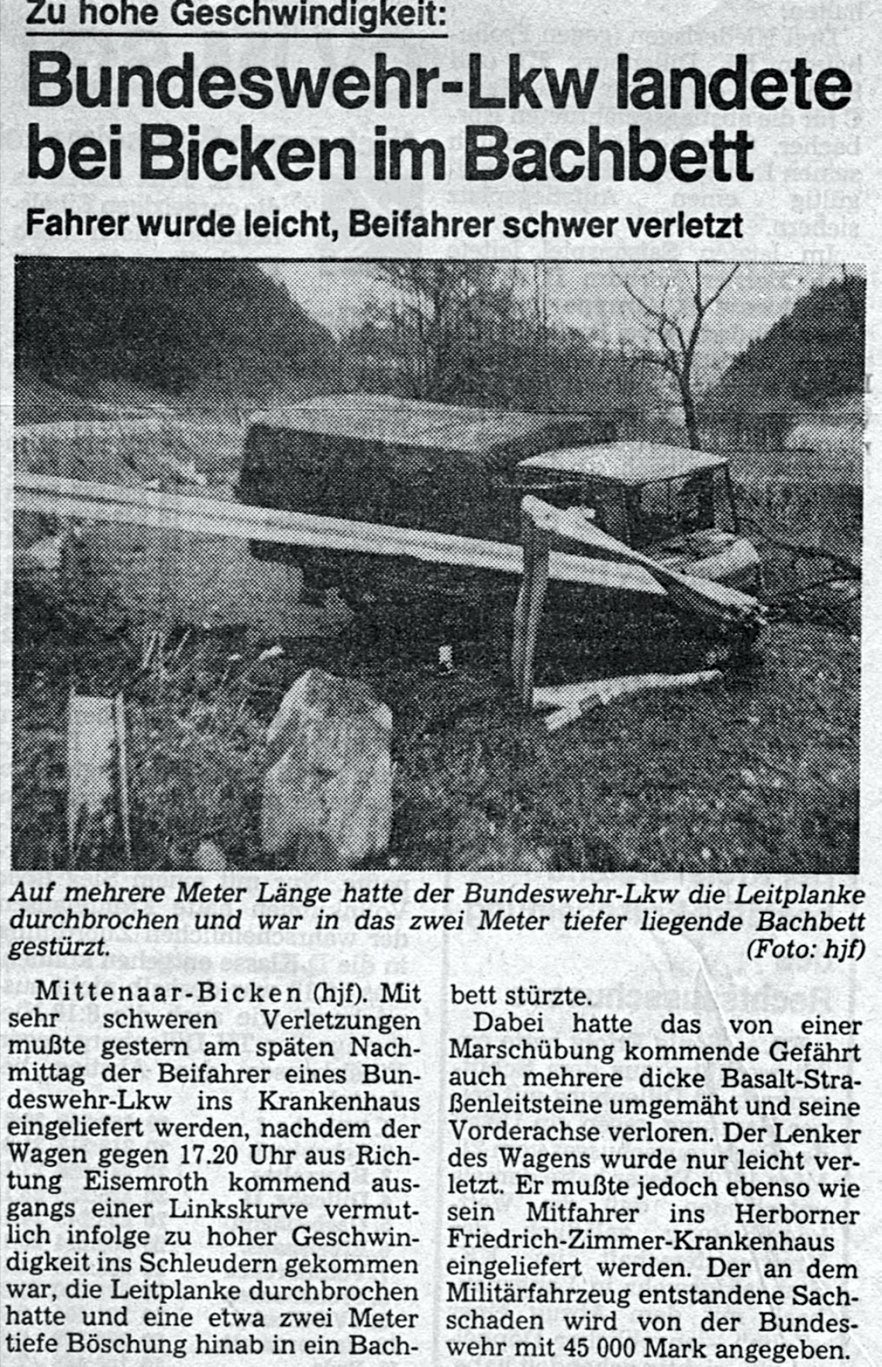 Unfall Militärfahrzeug in Bicken